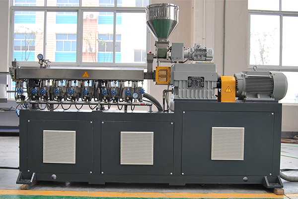 双螺杆挤出机